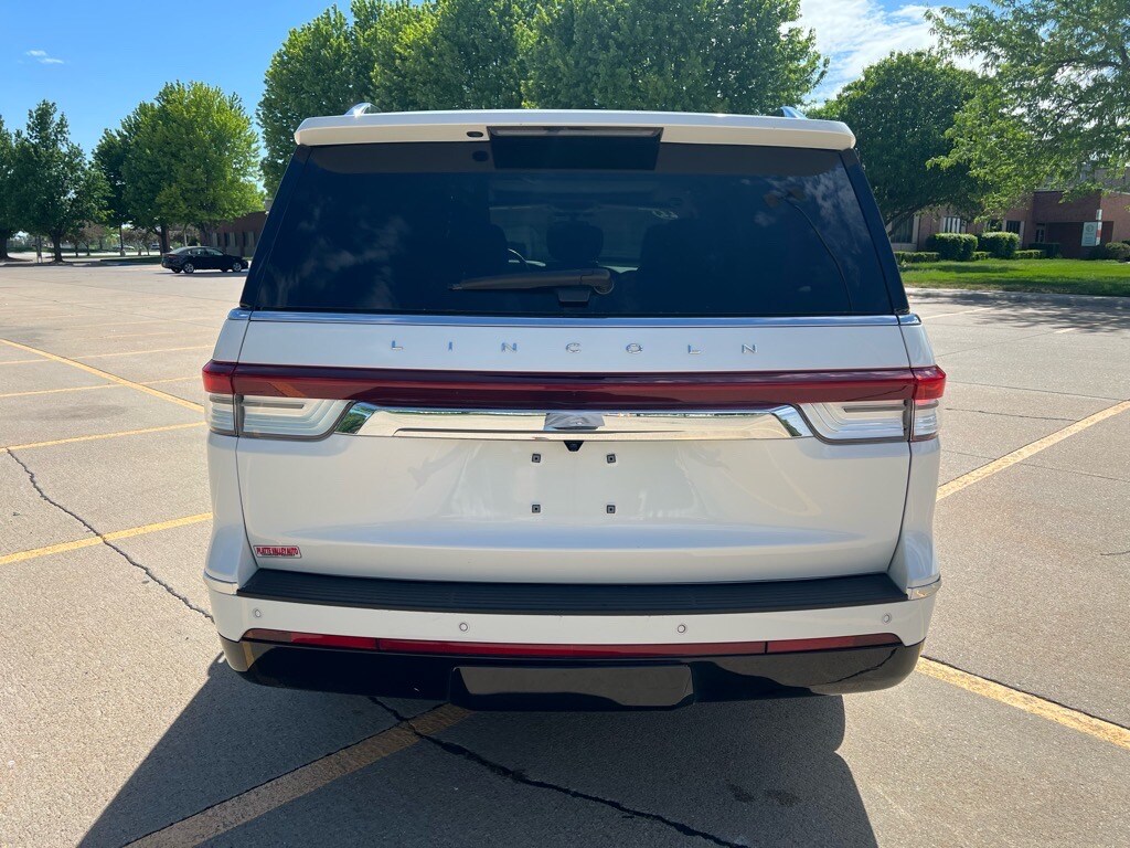 2022 Lincoln Navigator Reserve L photo 3