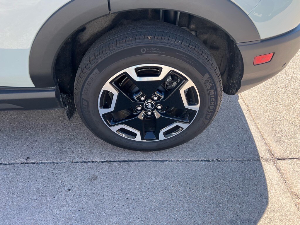 2024 Ford Bronco Sport Outer Banks photo 3