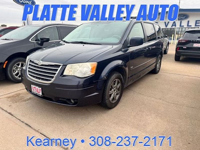 2008 Chrysler Town & Country Touring's photo