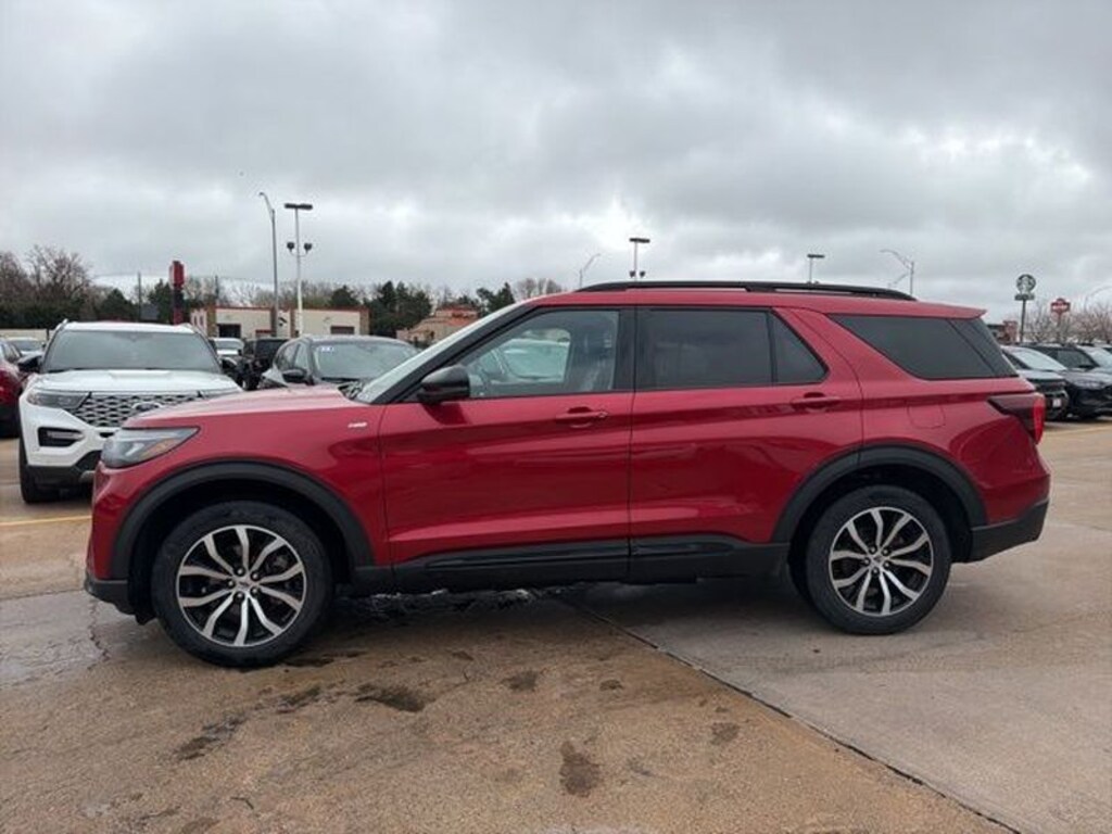 Used 2025 Ford Explorer ST-Line SUV