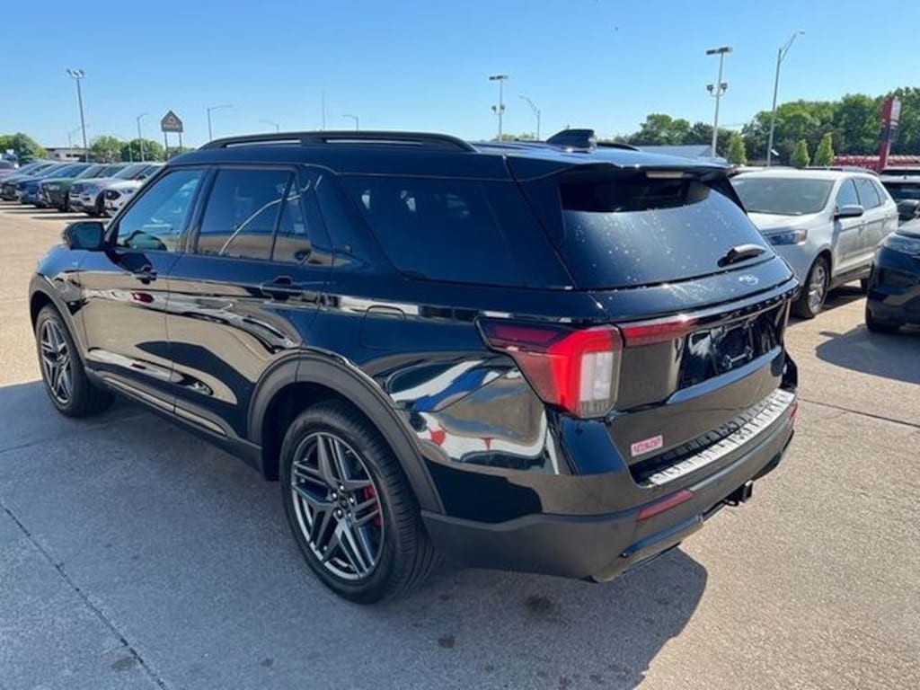 Used 2025 Ford Explorer ST-Line SUV