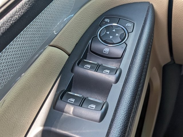 2016 Ford Explorer XLT - Photo 18
