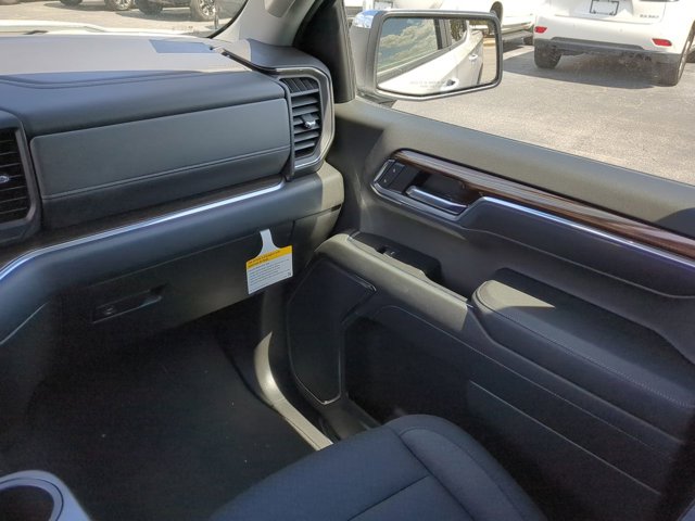 2023 Chevrolet Silverado 1500 LT - Photo 16