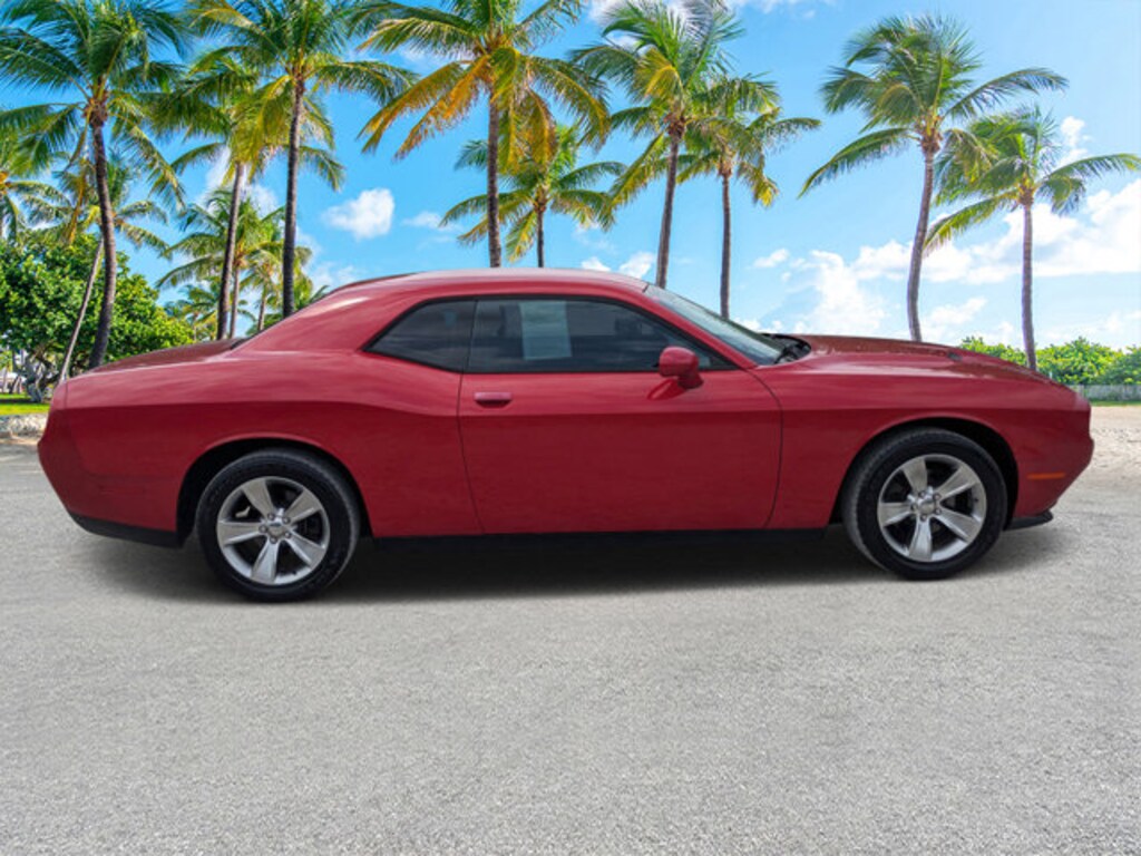 Used 2015 Dodge Challenger SXT Car