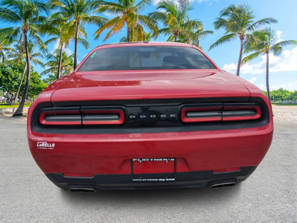Used 2015 Dodge Challenger SXT Car