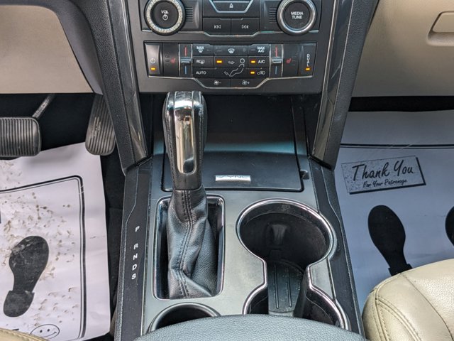 2016 Ford Explorer XLT - Photo 16