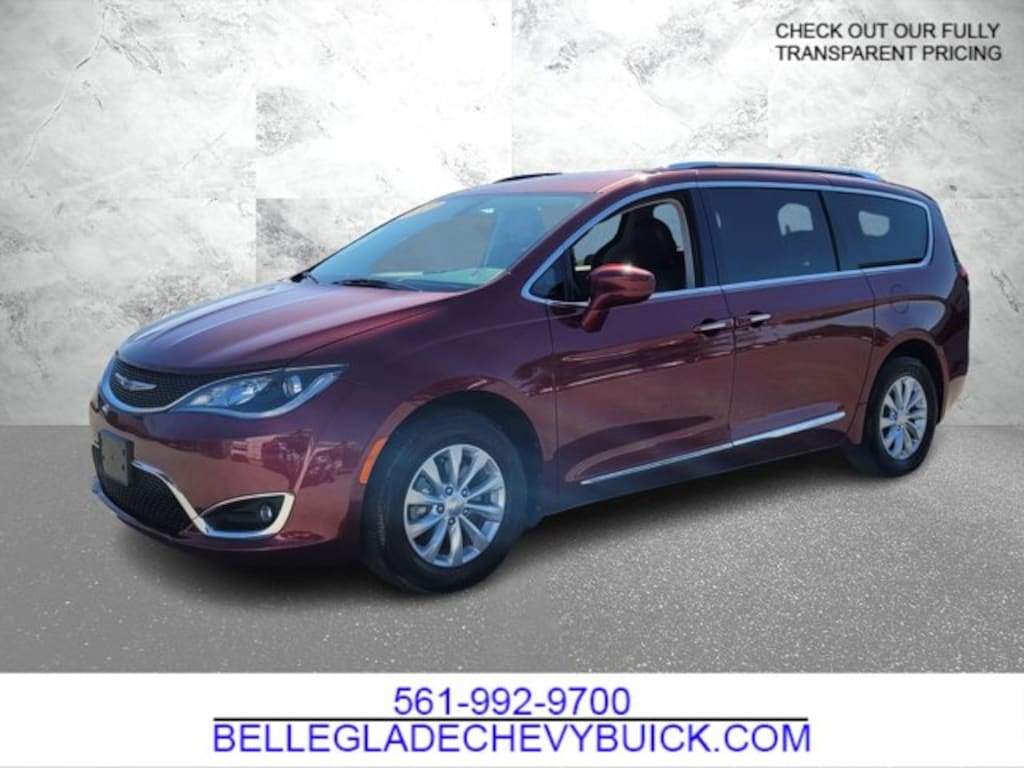 Used 2019 Chrysler Pacifica Touring L Mini-van Passenger