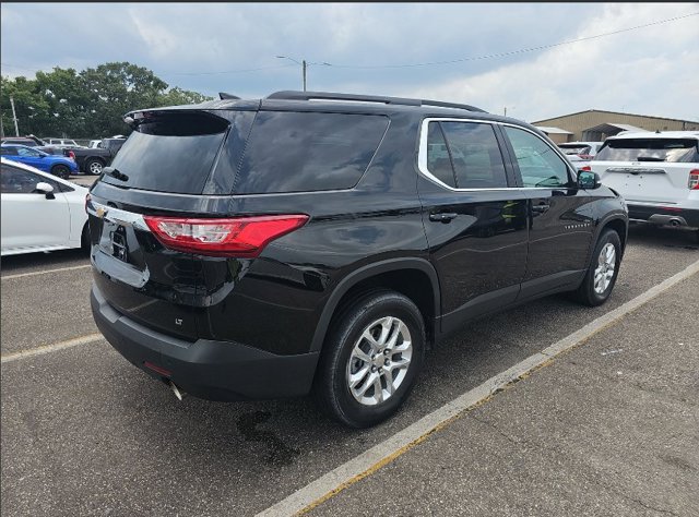 2021 Chevrolet Traverse photo 3
