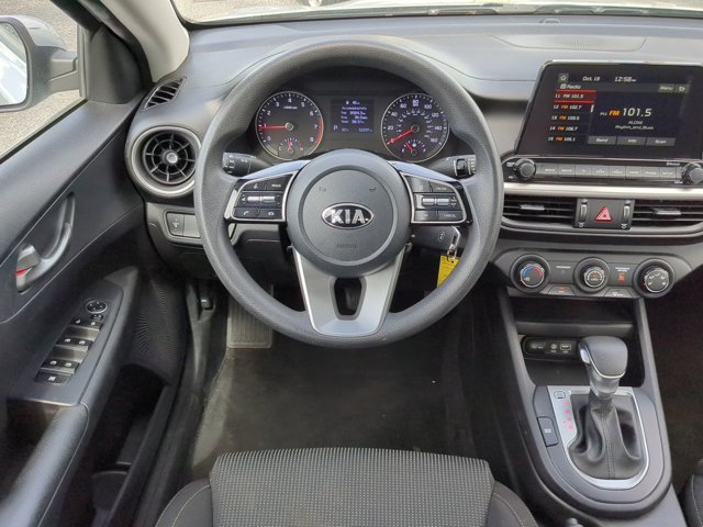 2021 Kia Forte LXS - Photo 14