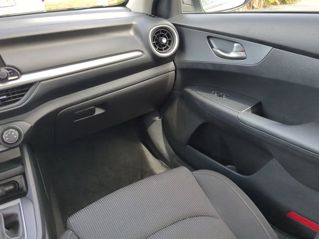 2021 Kia Forte LXS - Photo 15