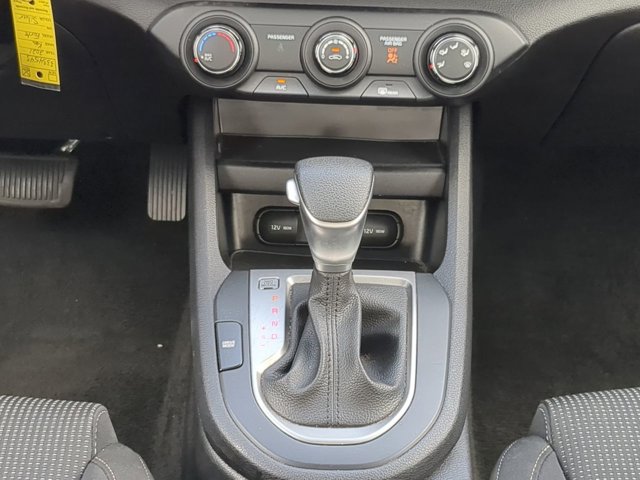 2021 Kia Forte LXS - Photo 17