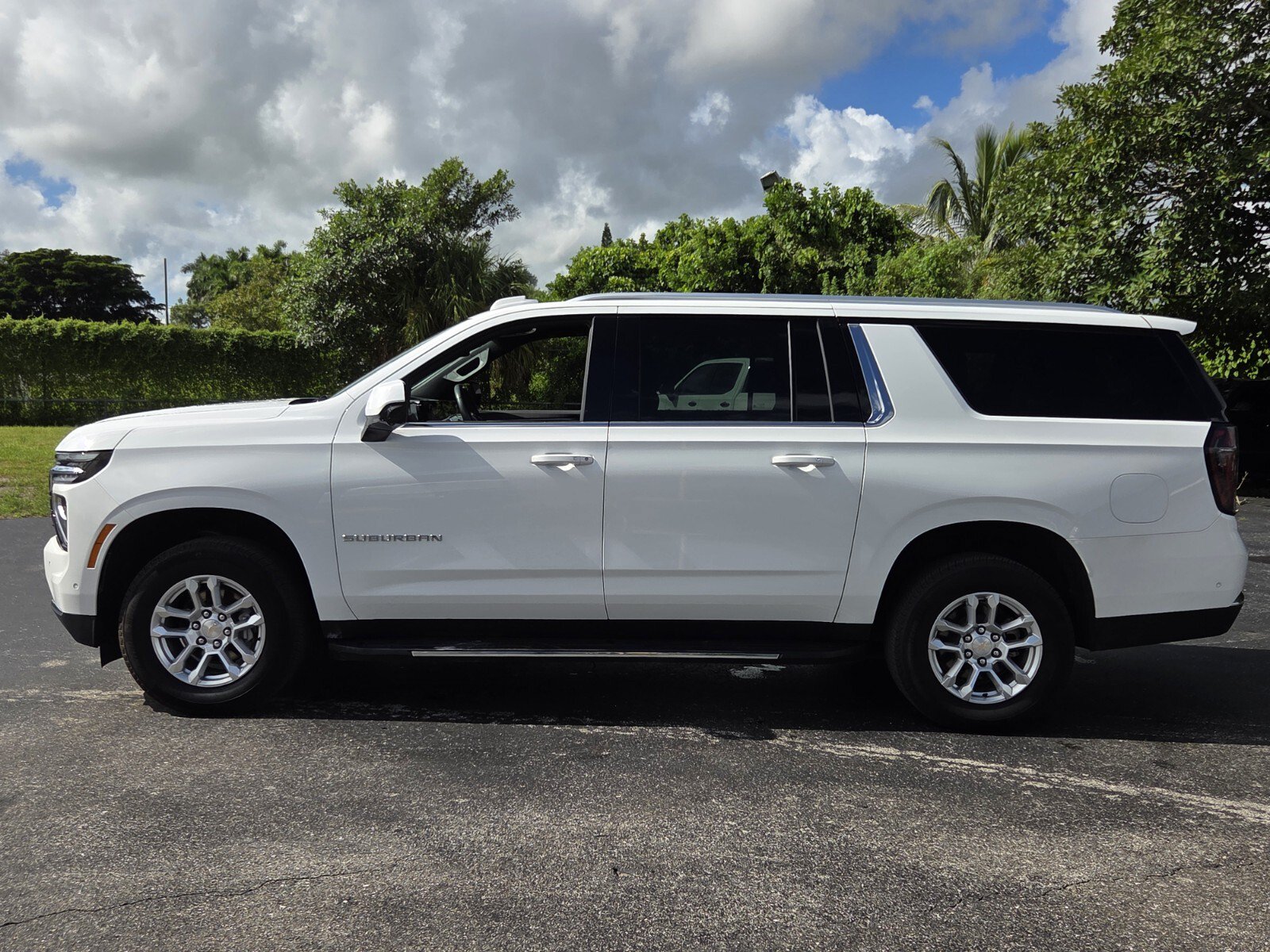 Used 2025 Chevrolet Suburban LS SUV