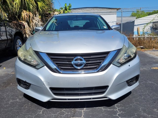 2017 Nissan Altima 2.5 SR photo 2
