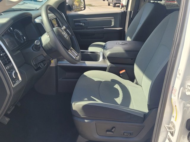 2023 Ram 1500 Classic photo 3