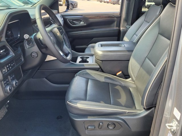 2022 Chevrolet Suburban Premier photo 3
