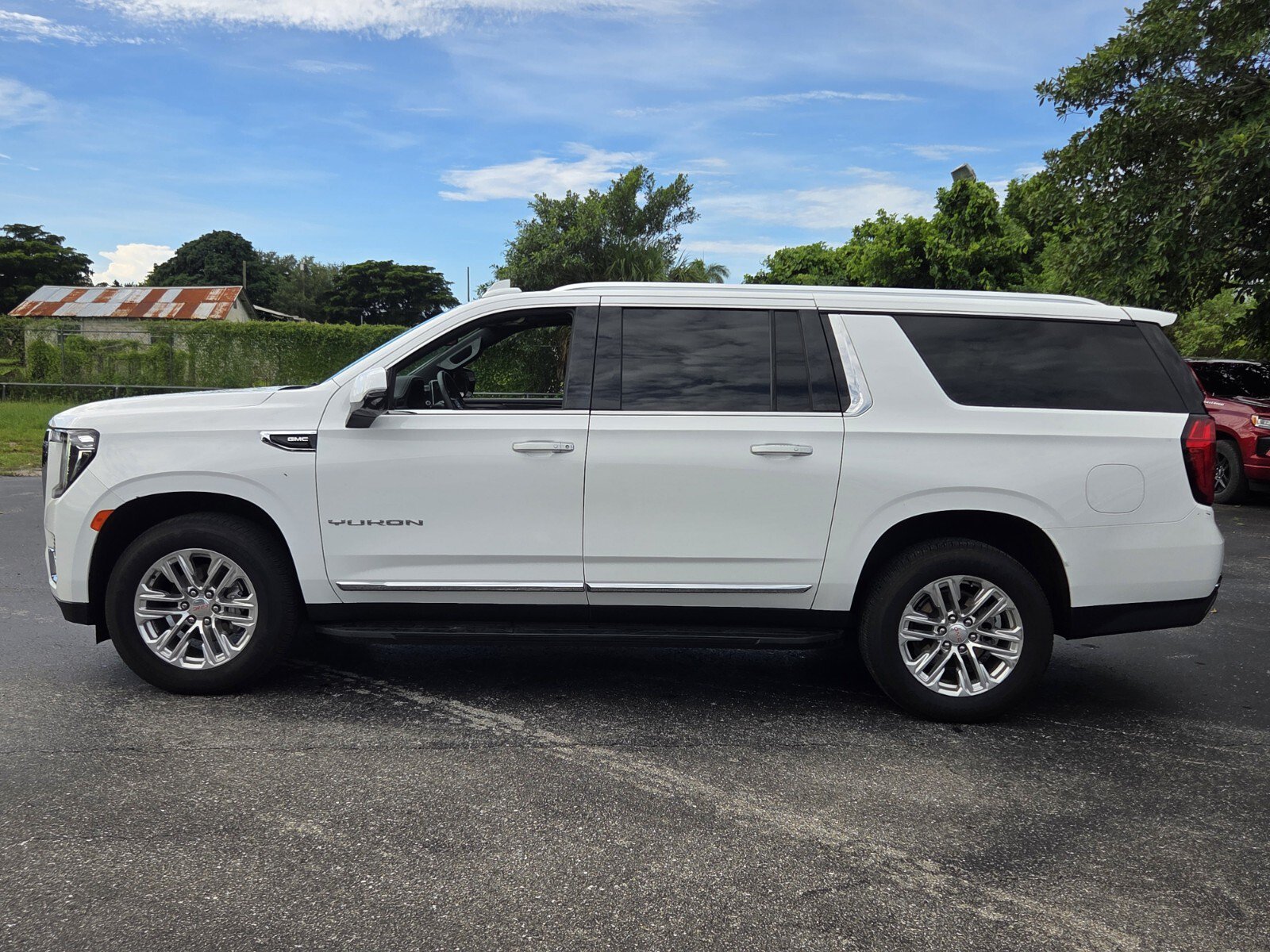Used 2023 GMC Yukon XL SLT SUV