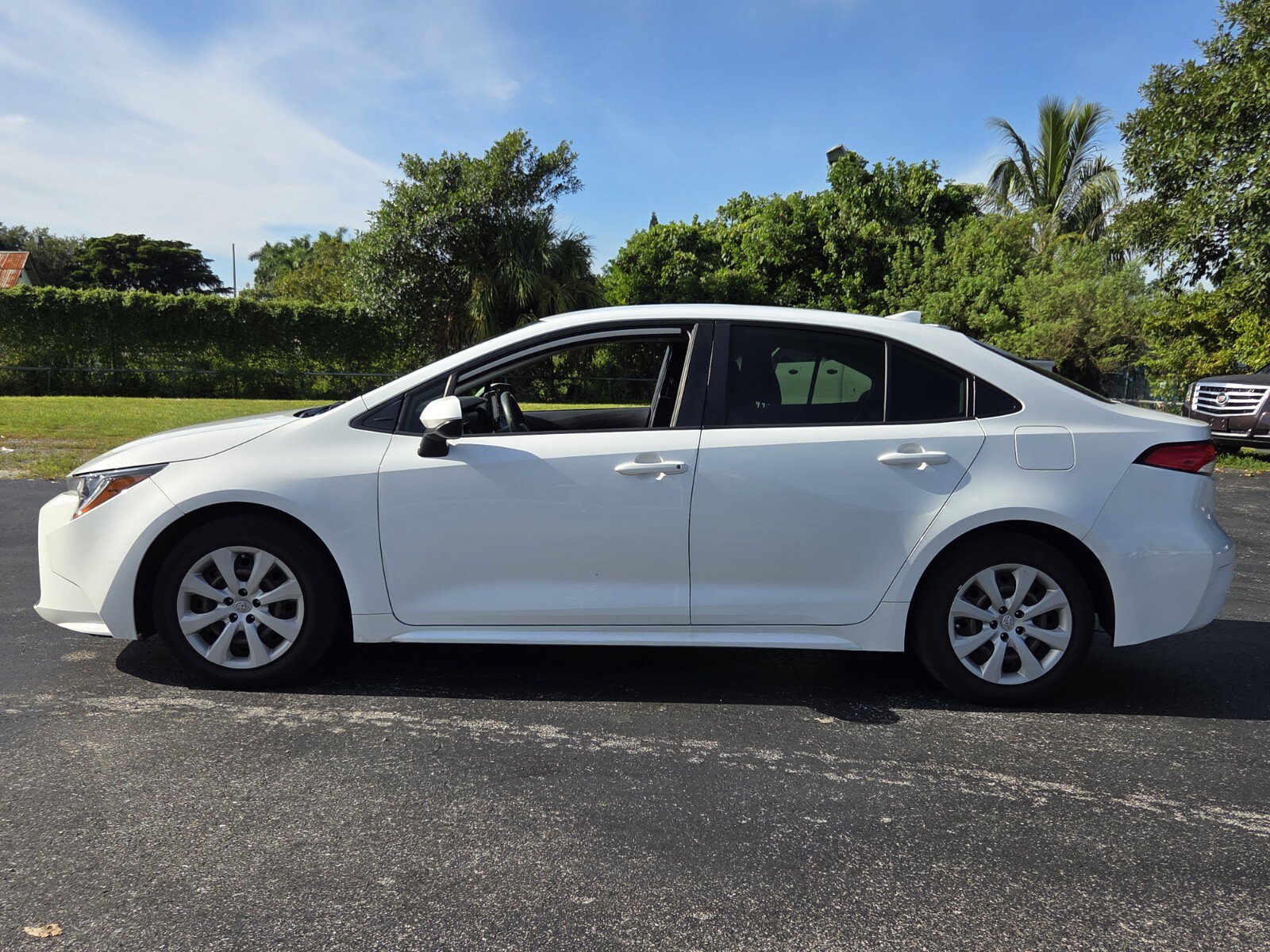 Used 2022 Toyota Corolla LE Sedan