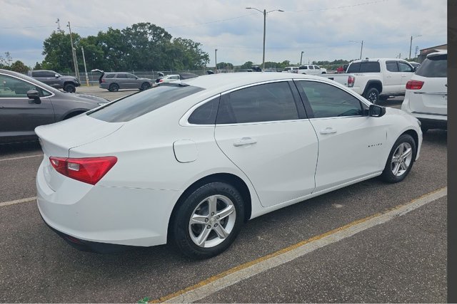 2019 Chevrolet Malibu photo 3