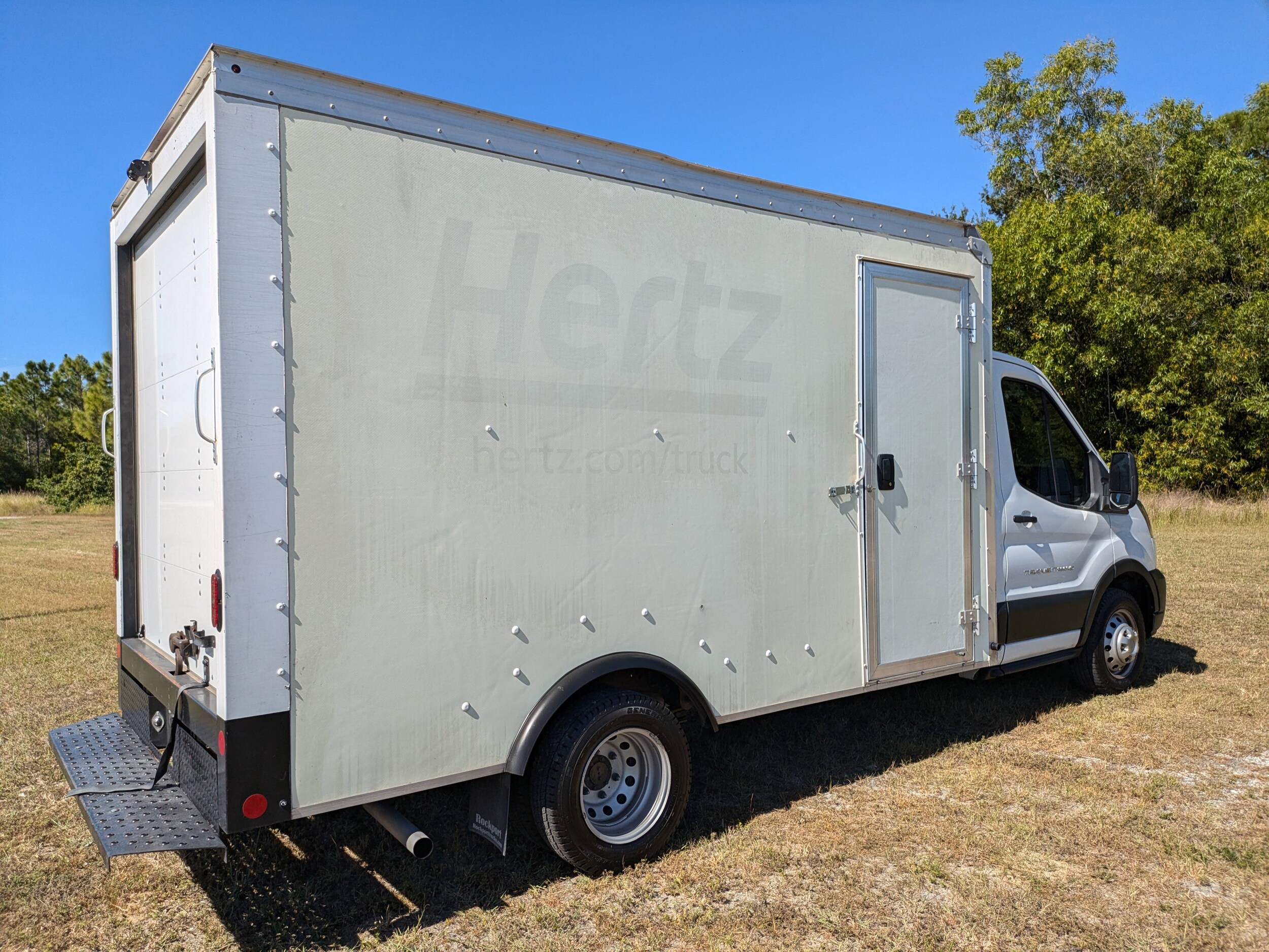 2022 Ford Transit Cutaway photo 4