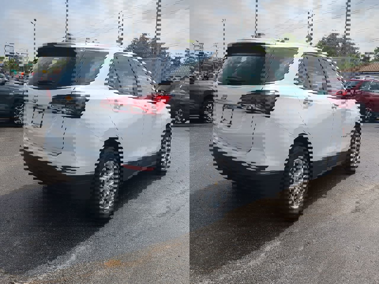 2022 Chevrolet Equinox LS photo 4