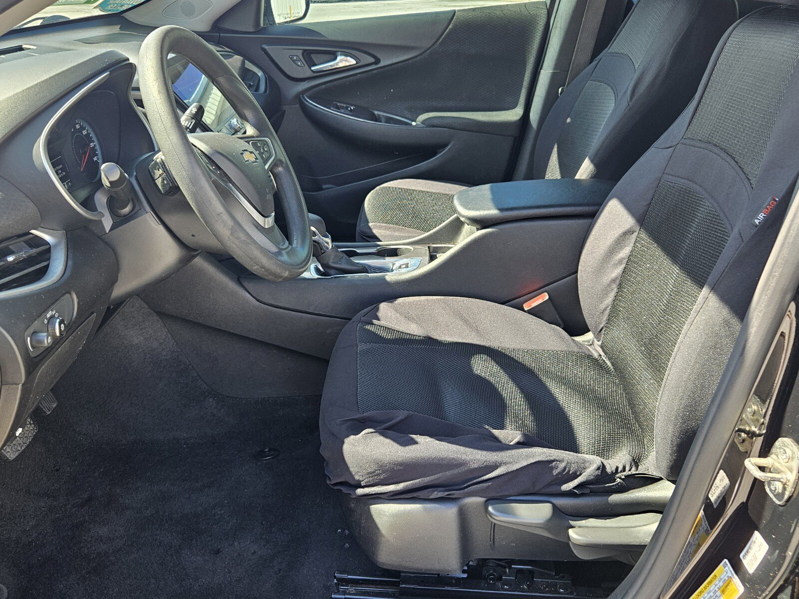 2023 Chevrolet Malibu LS photo 3