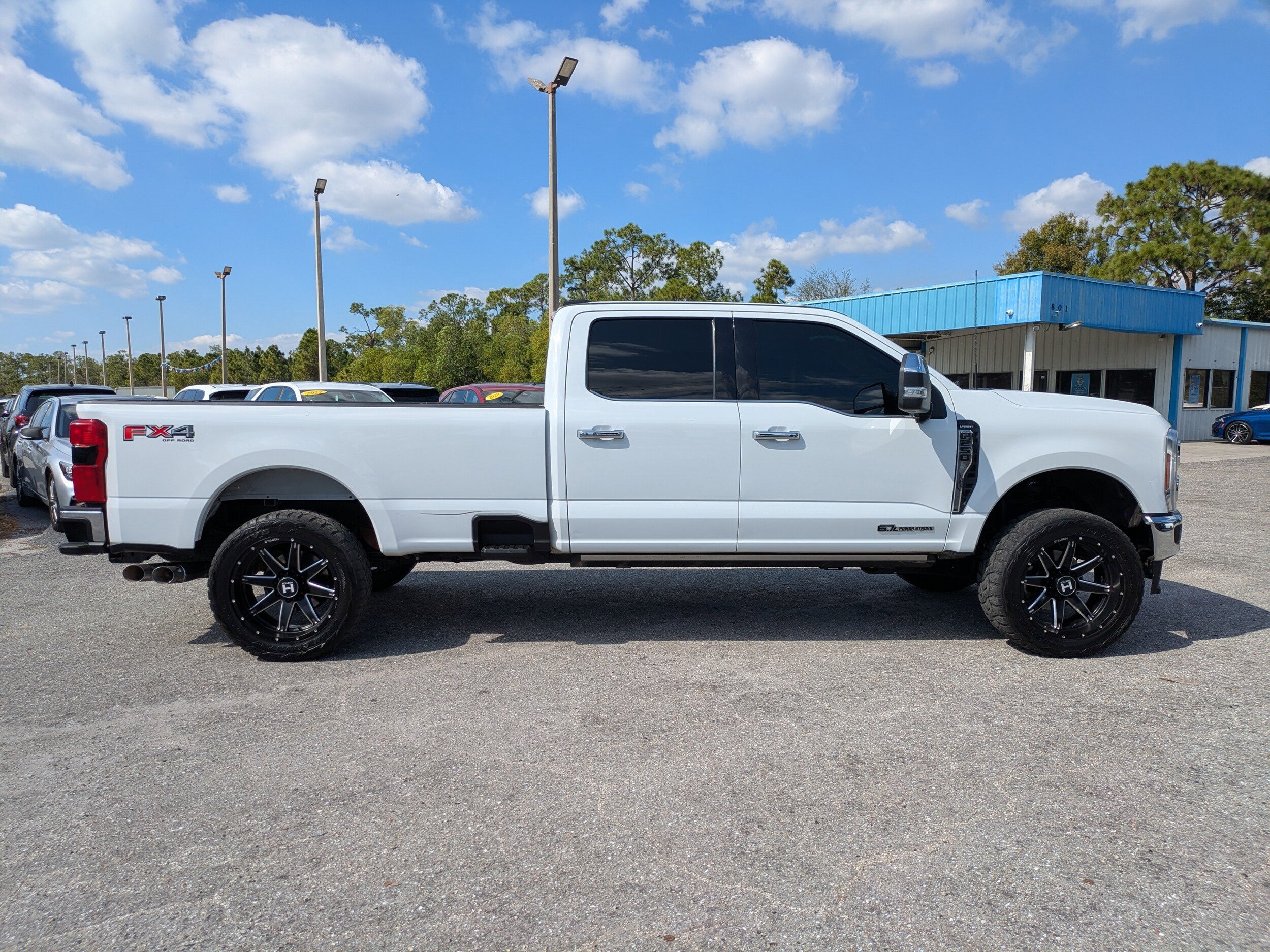 2023 Ford F-250 Lariat photo 3
