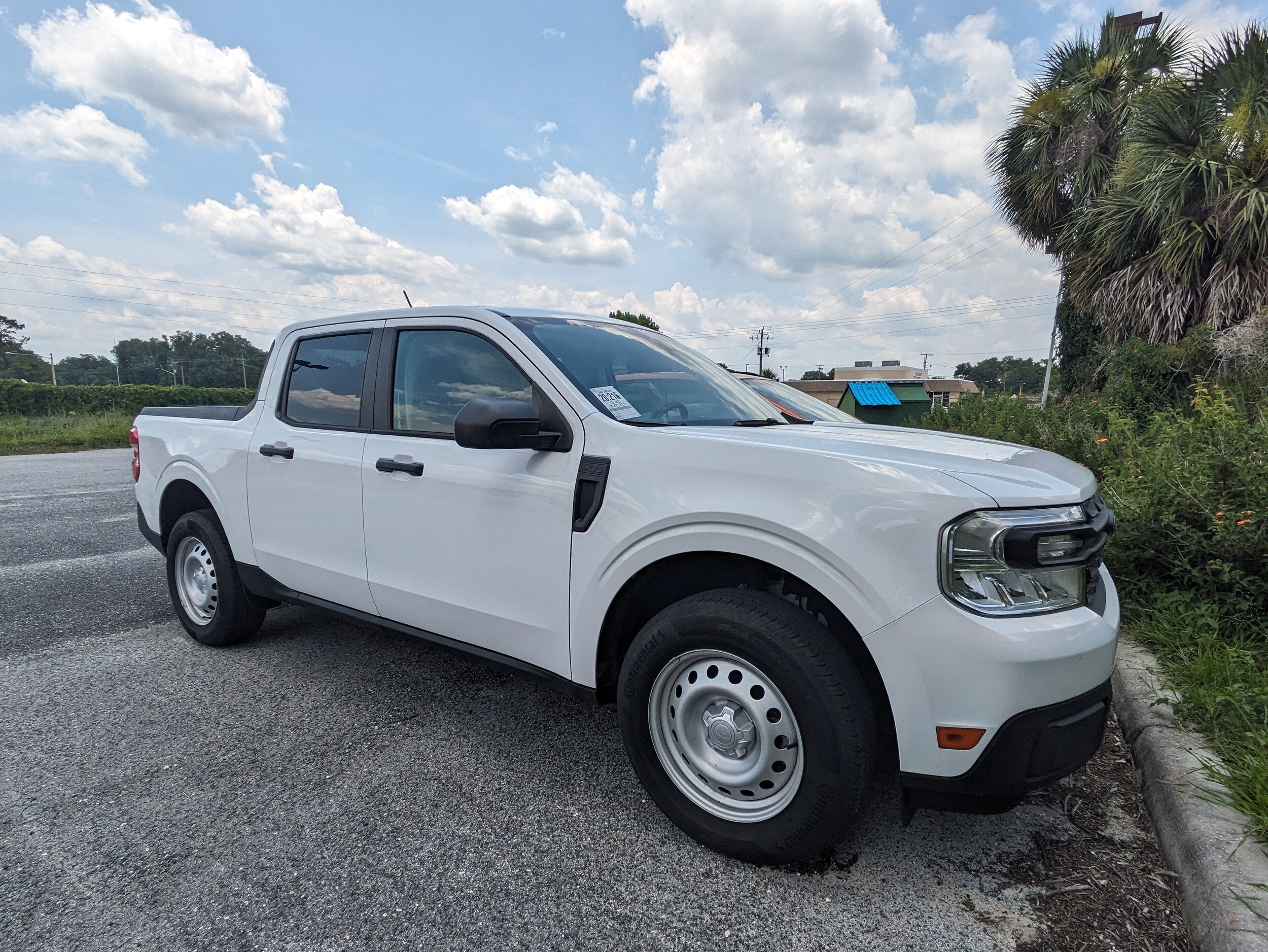 2022 Ford Maverick XL photo 2