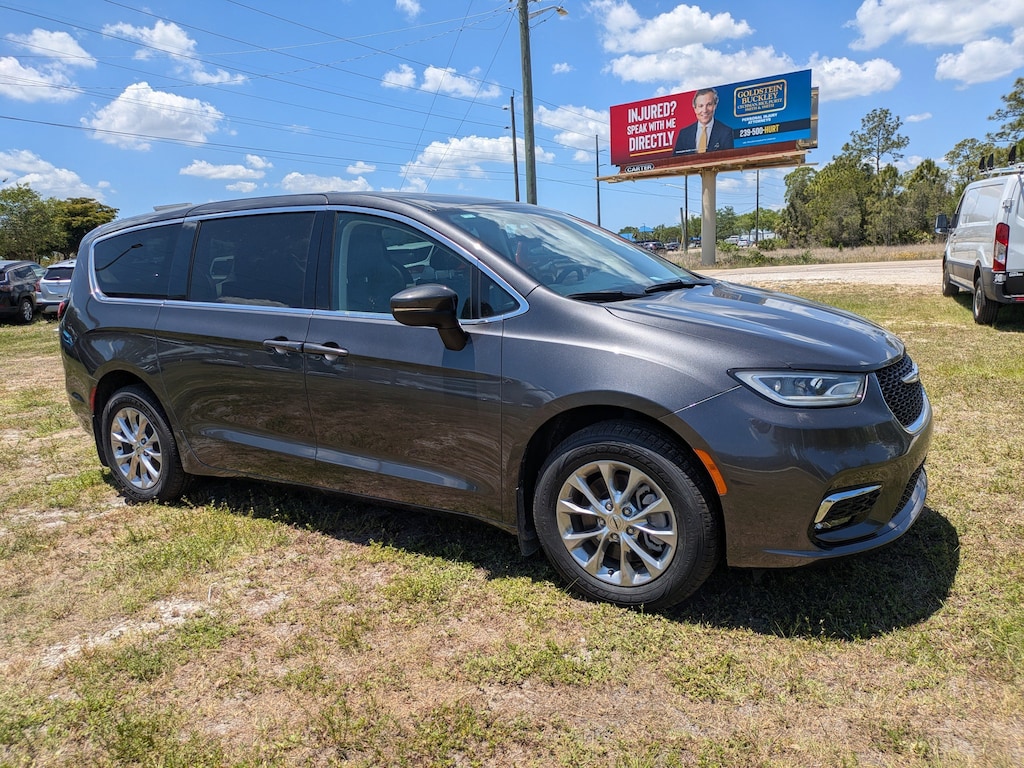 Used 2023 Chrysler Pacifica Touring L Touring L AWD