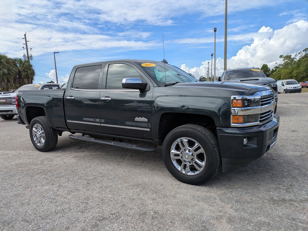 Used 2017 Chevrolet Silverado 2500HD High Country 4WD Crew Cab 153.7 High Country