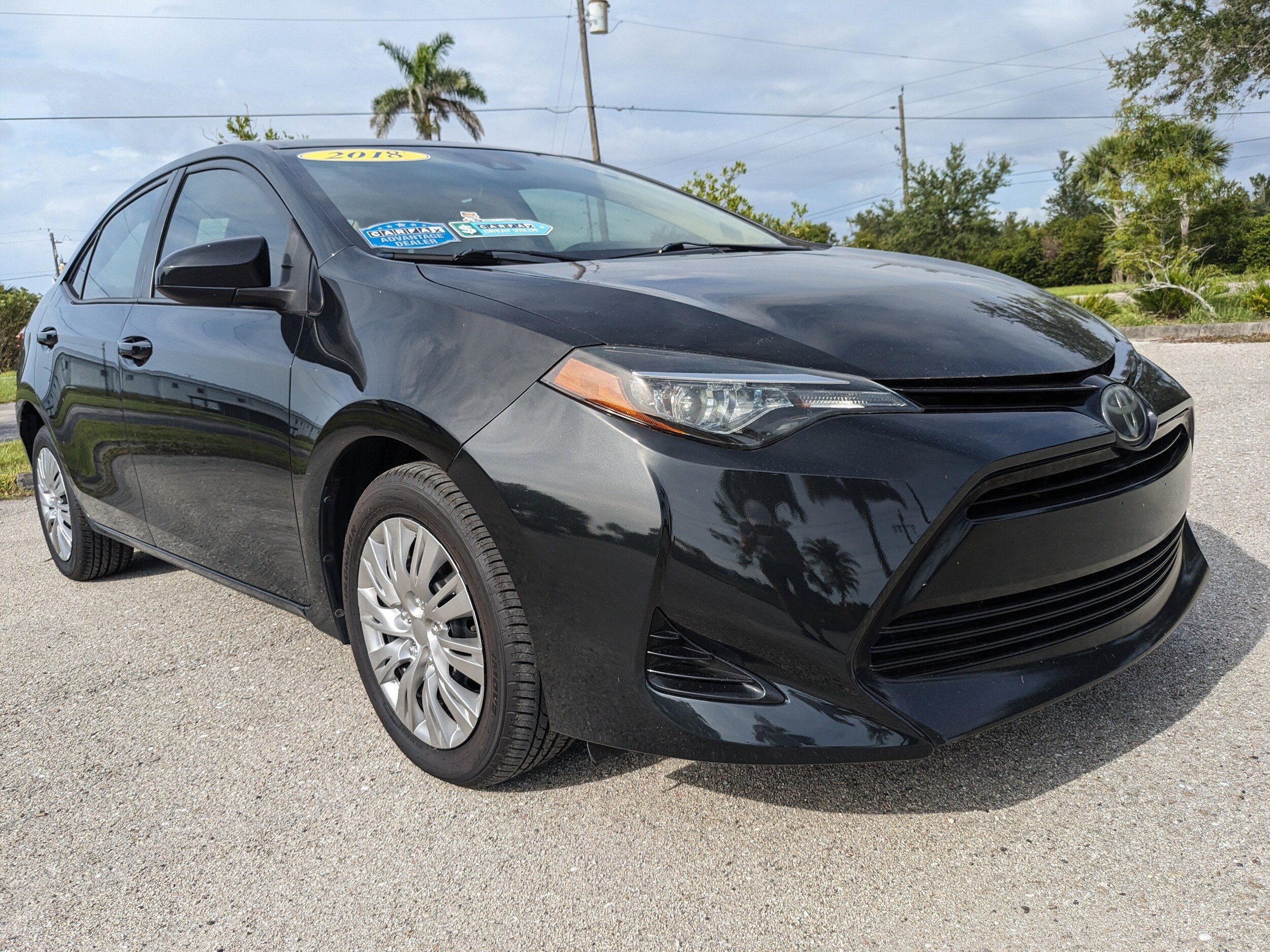2018 Toyota Corolla LE photo 2