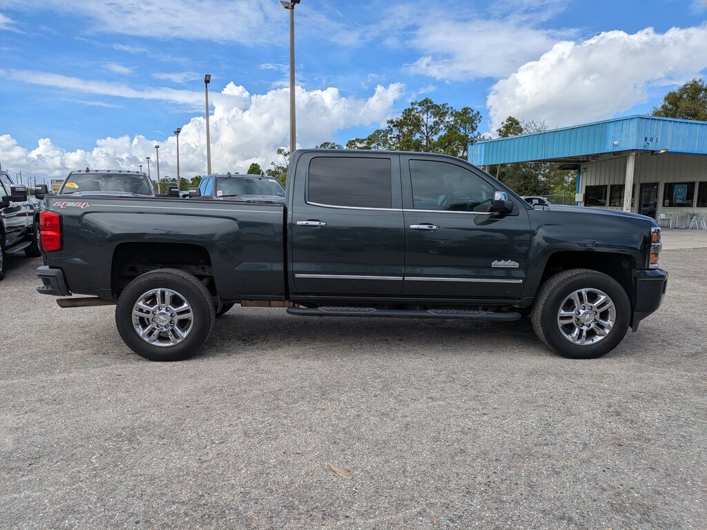 Used 2017 Chevrolet Silverado 2500HD High Country 4WD Crew Cab 153.7 High Country