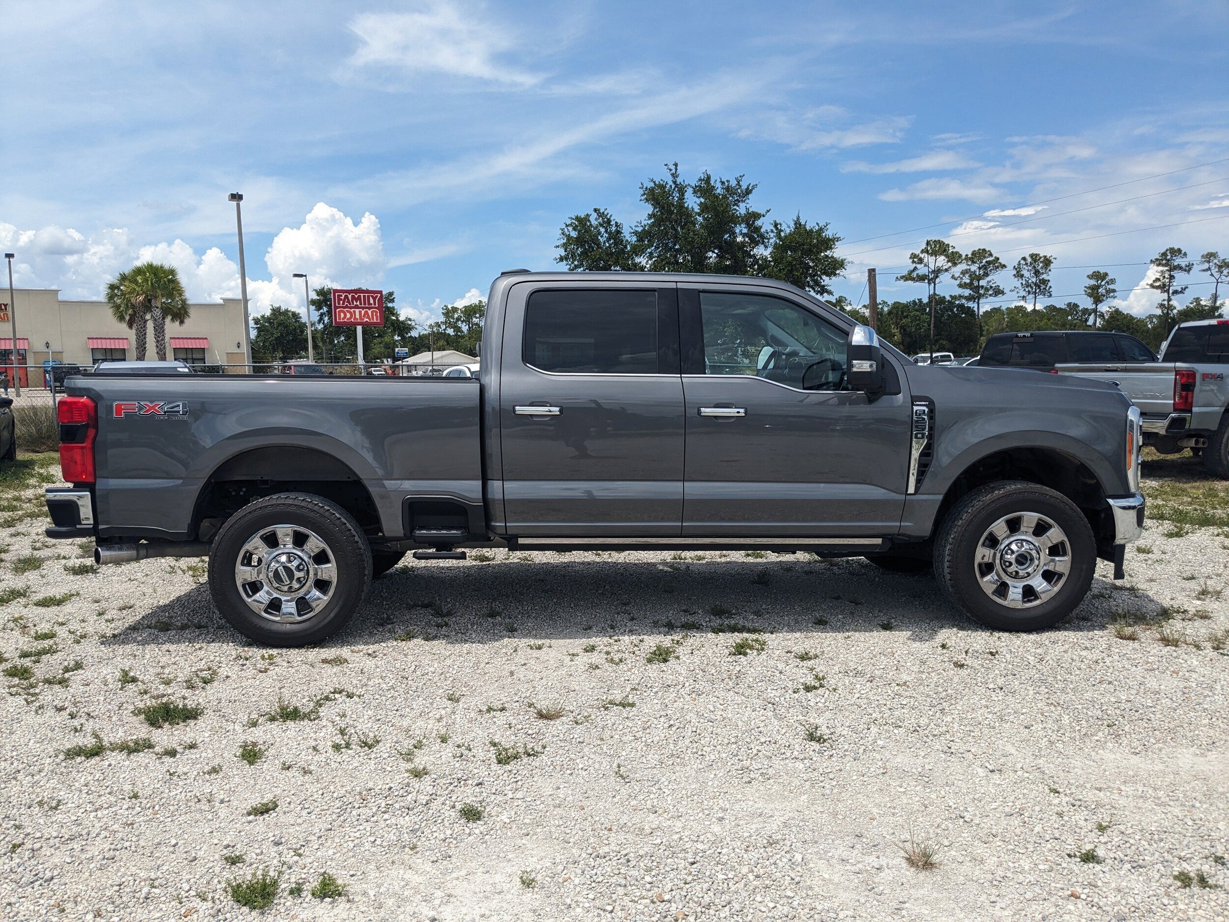 2023 Ford F-250 Lariat photo 3