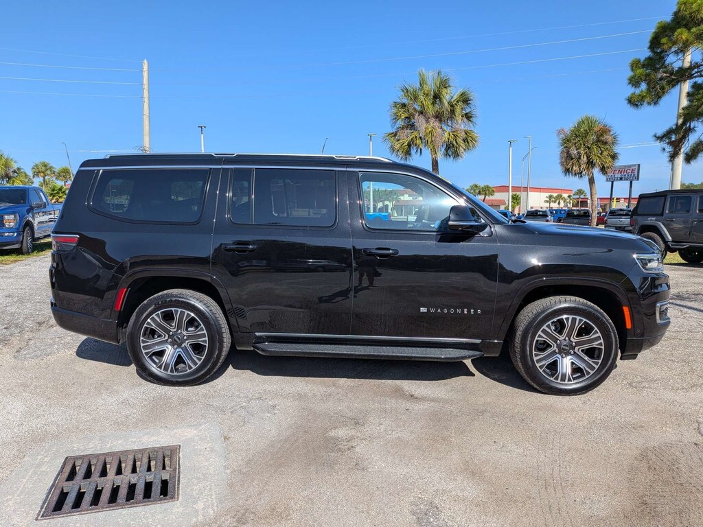 Used 2025 Jeep Wagoneer 4WD 4x4
