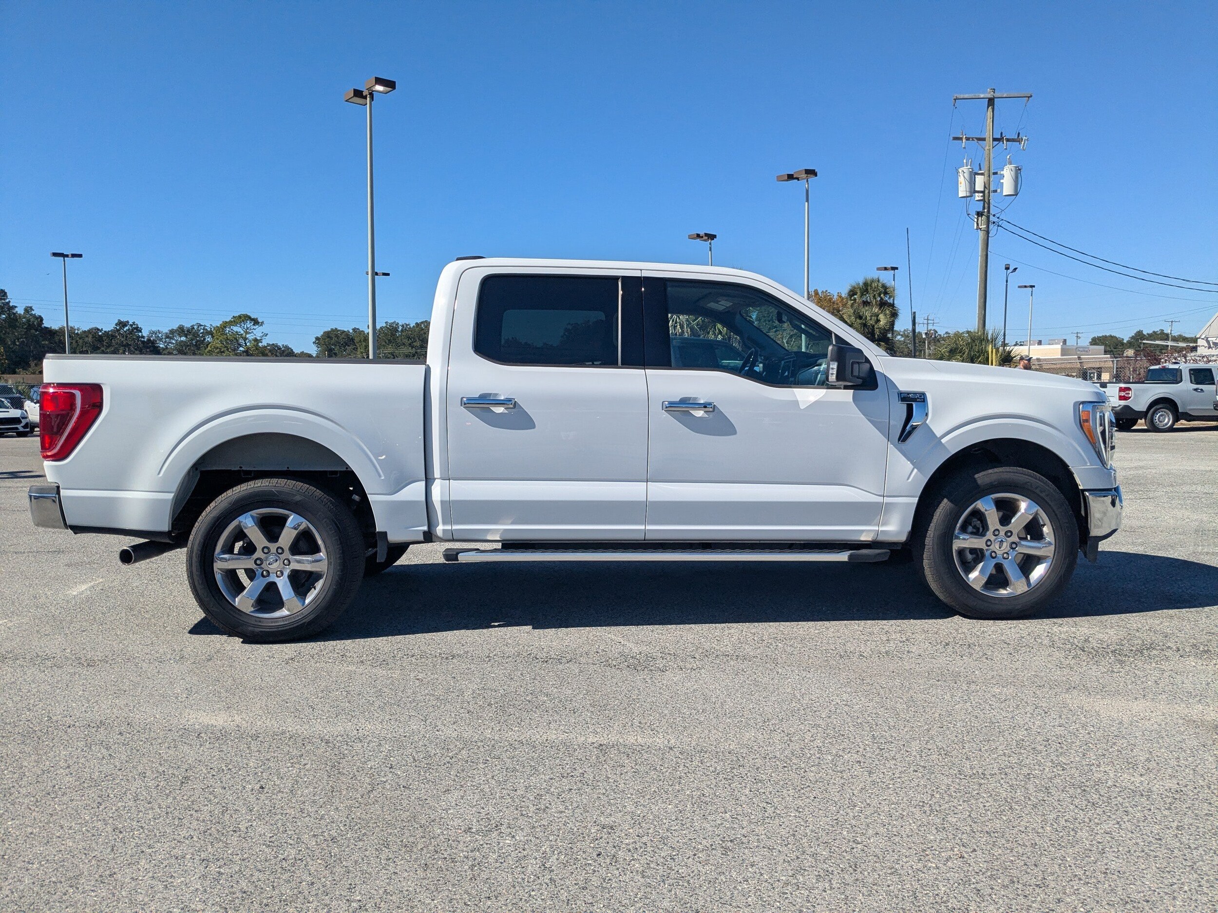 2023 Ford F-150 XLT photo 2