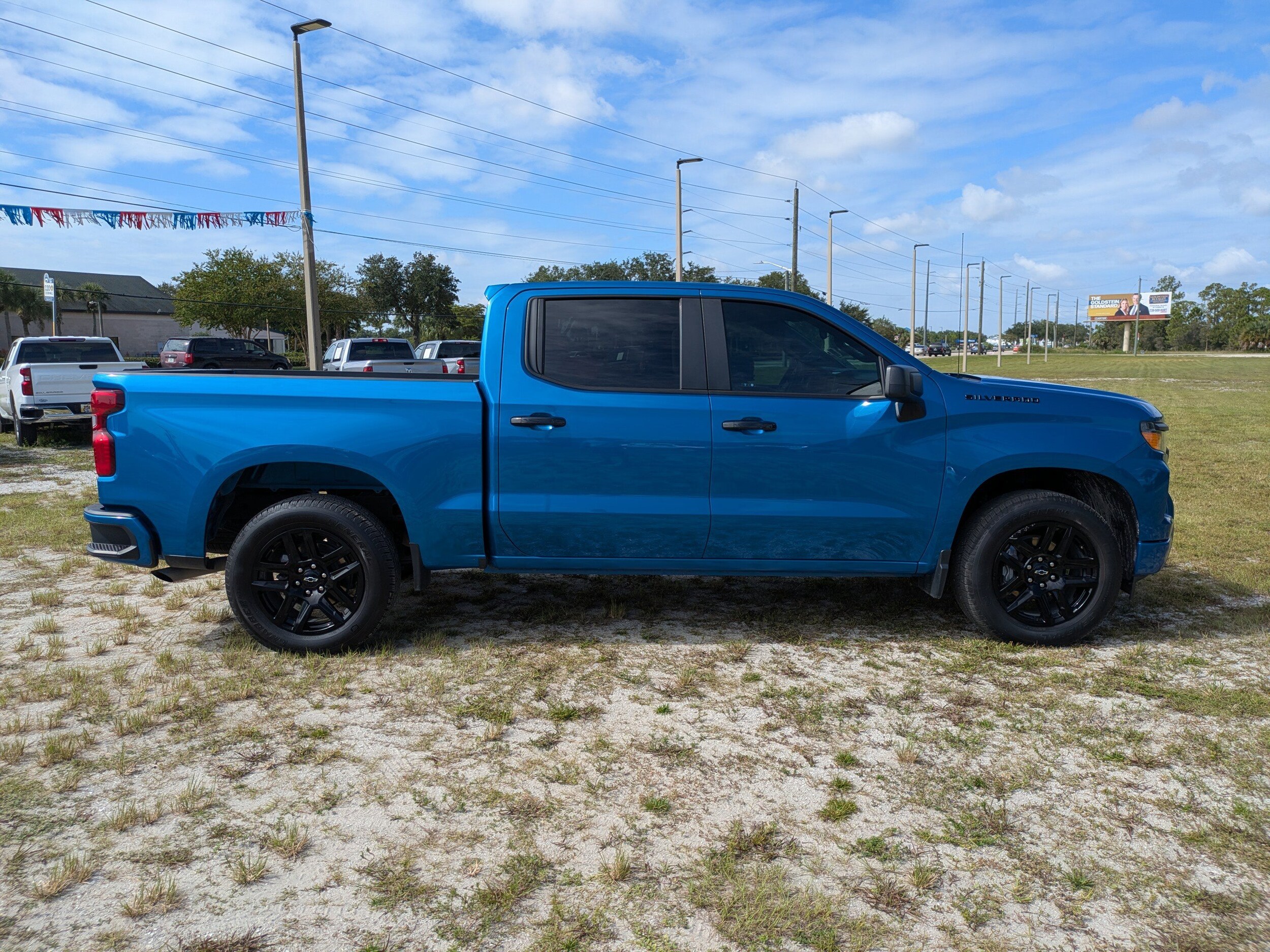 2023 Chevrolet Silverado 1500 Custom photo 3