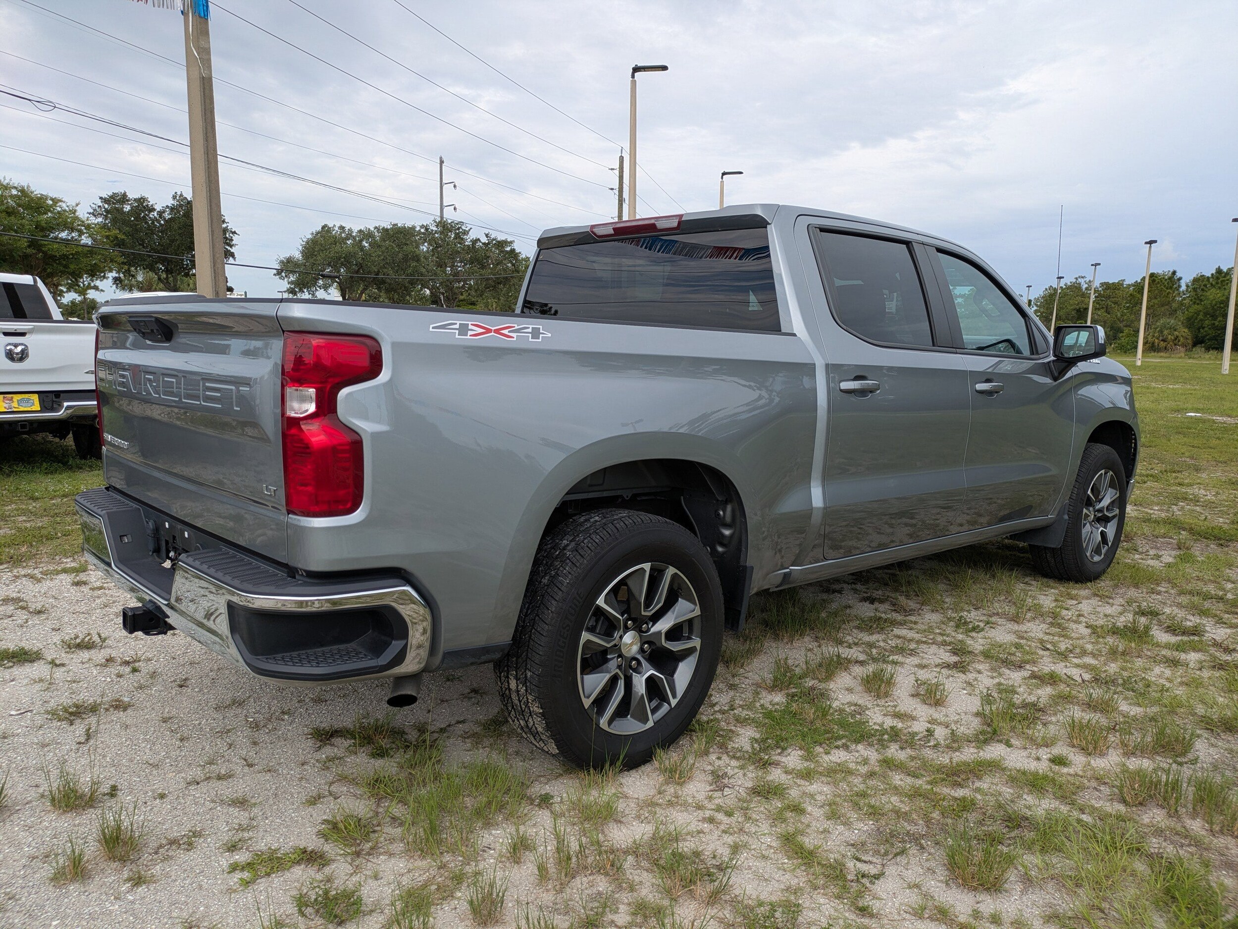 2023 Chevrolet Silverado 1500 LT photo 4