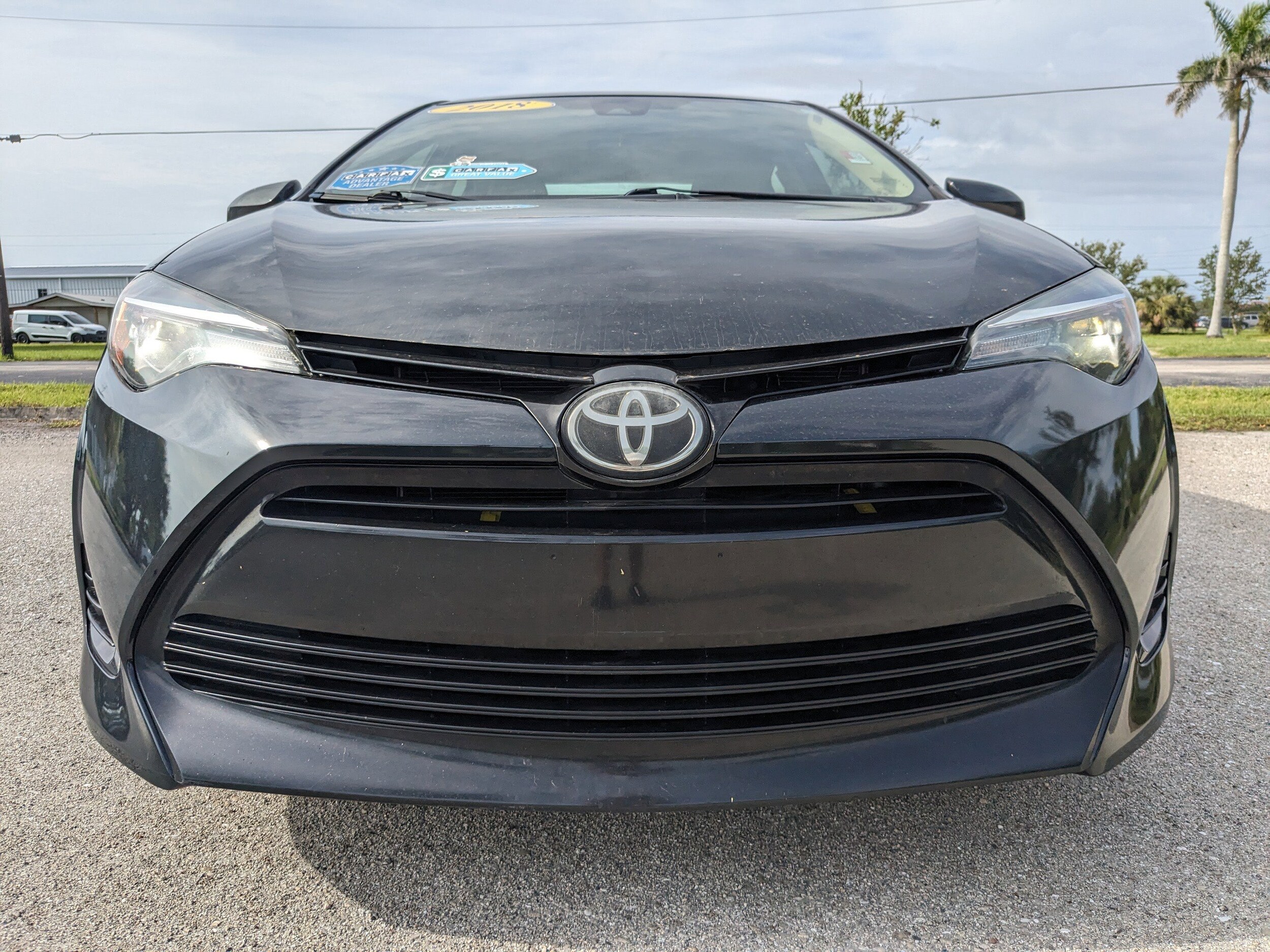 2018 Toyota Corolla LE photo 3