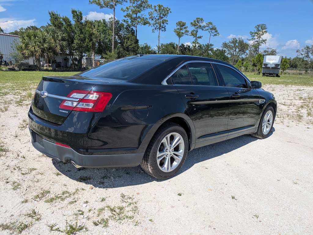 Used 2017 Ford Taurus SE SE FWD