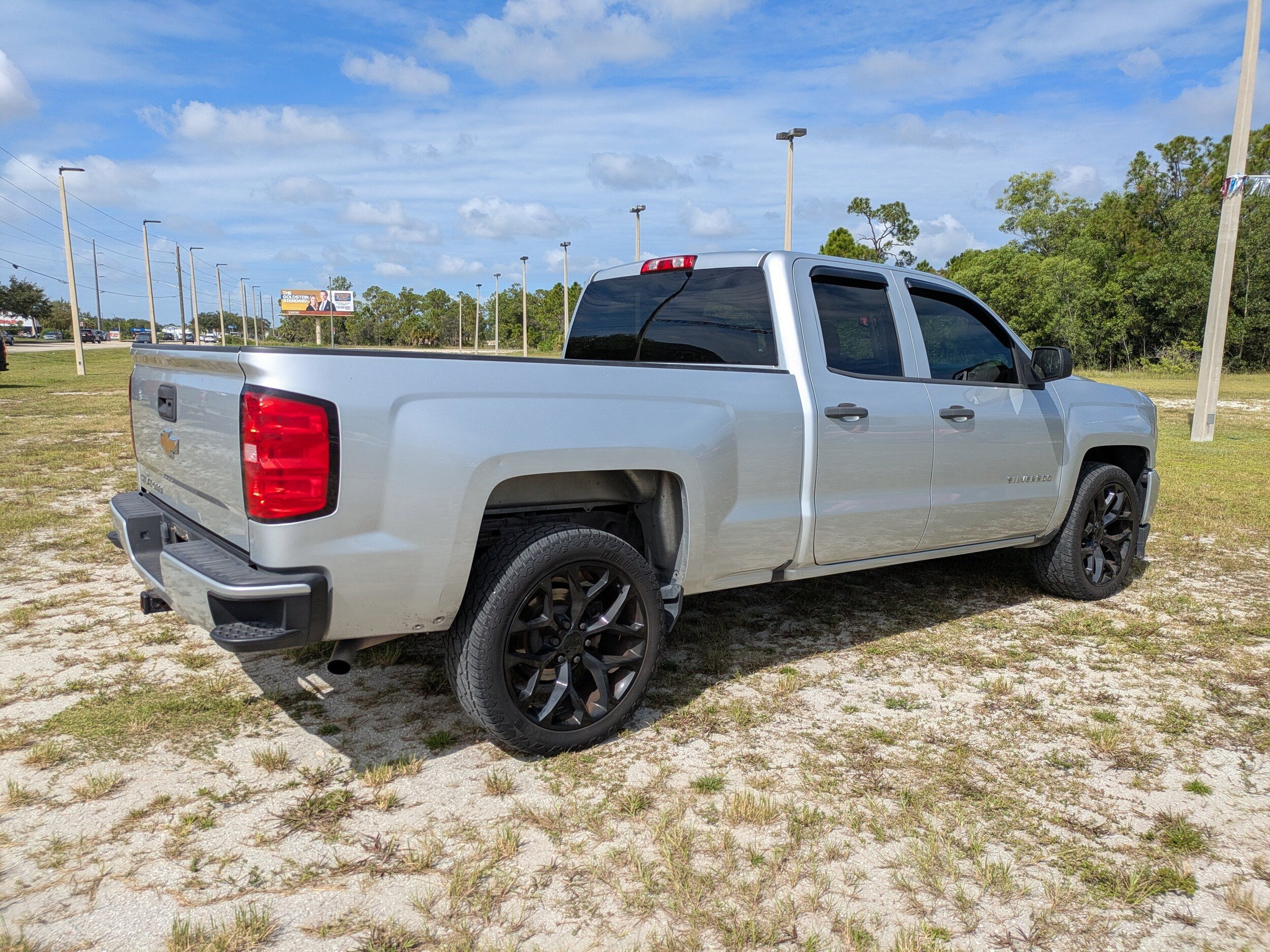 2017 Chevrolet Silverado 1500 Custom photo 4