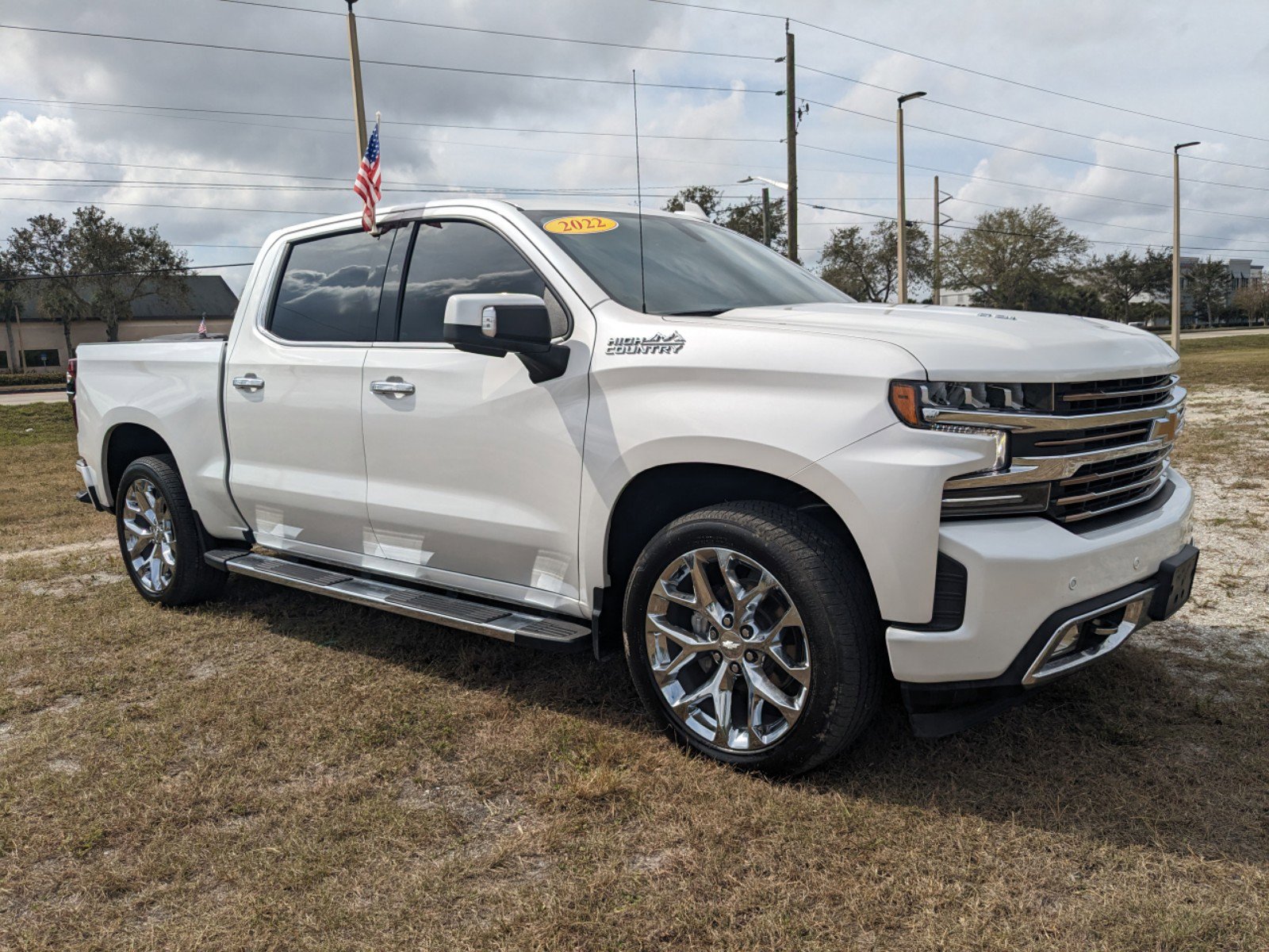 2022 Chevrolet Silverado 1500 LT High Country photo 2