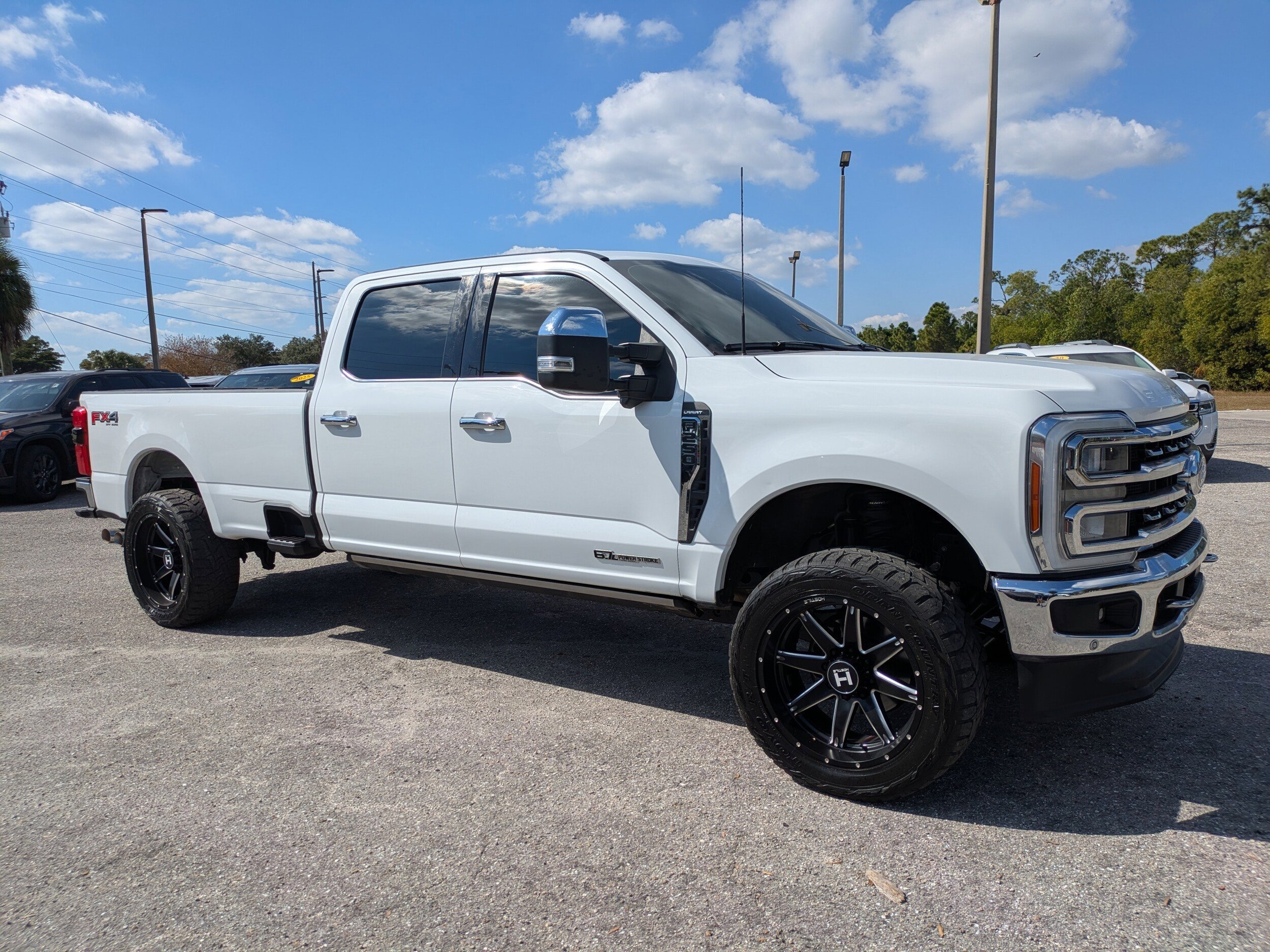 2023 Ford F-250 Lariat photo 2