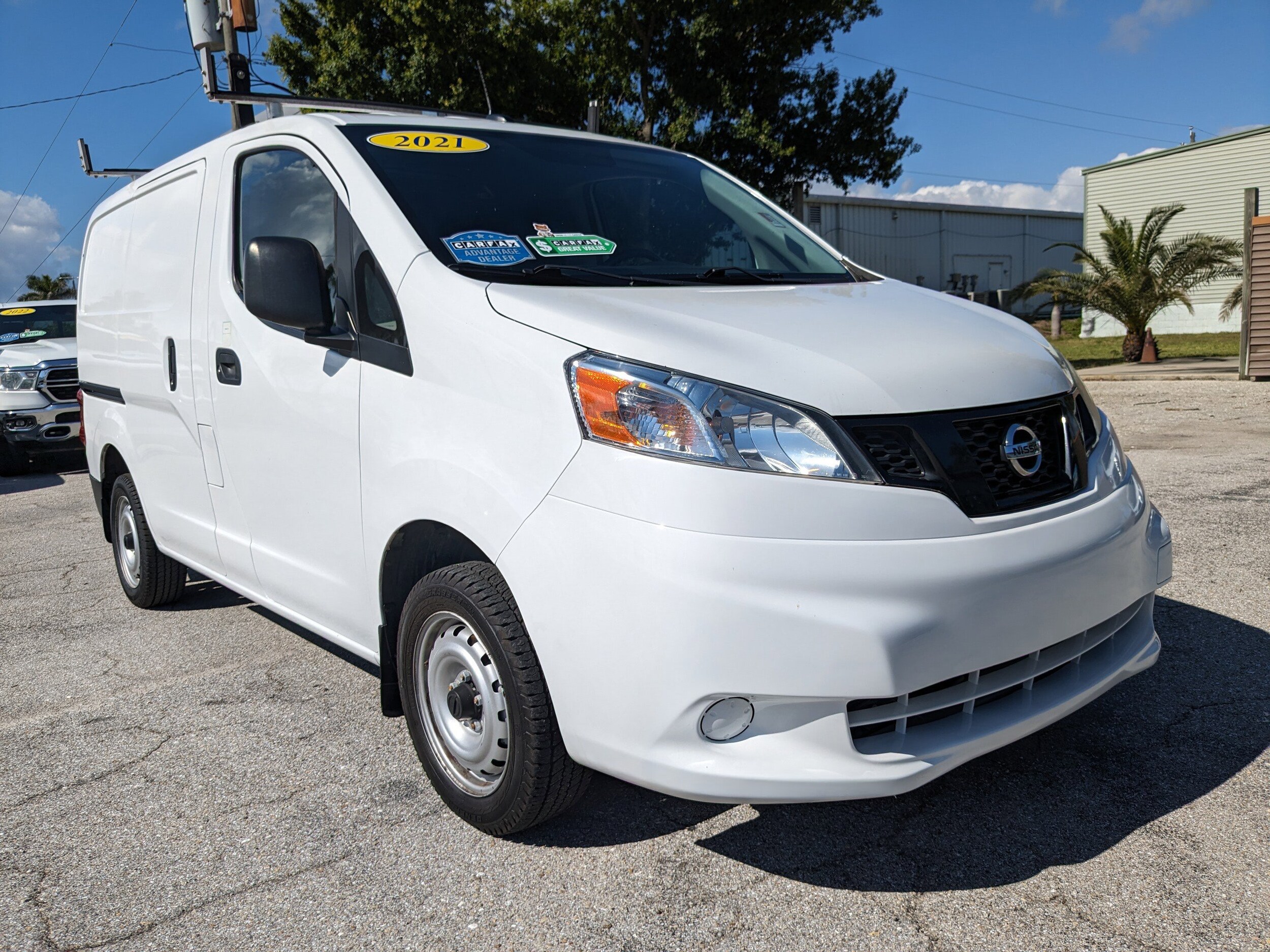 2021 Nissan NV200 S photo 2