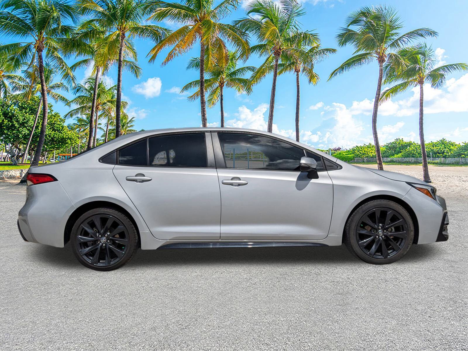 2023 Toyota Corolla SE photo 3
