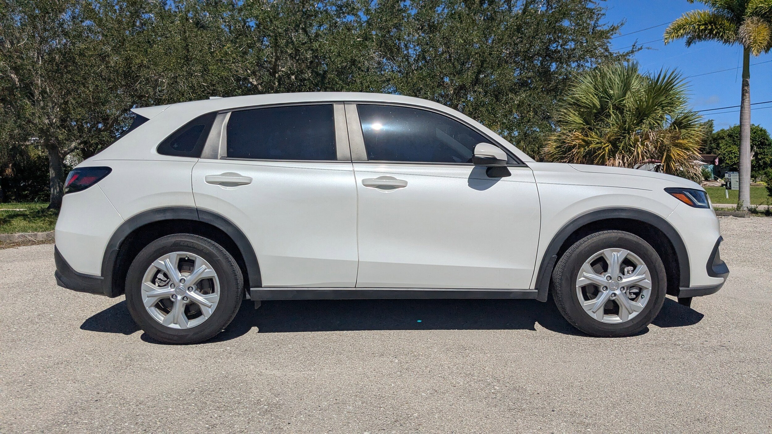 2023 Honda HR-V LX 2WD photo 2