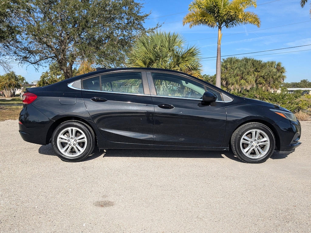 Used 2017 Chevrolet Cruze LT Sedan