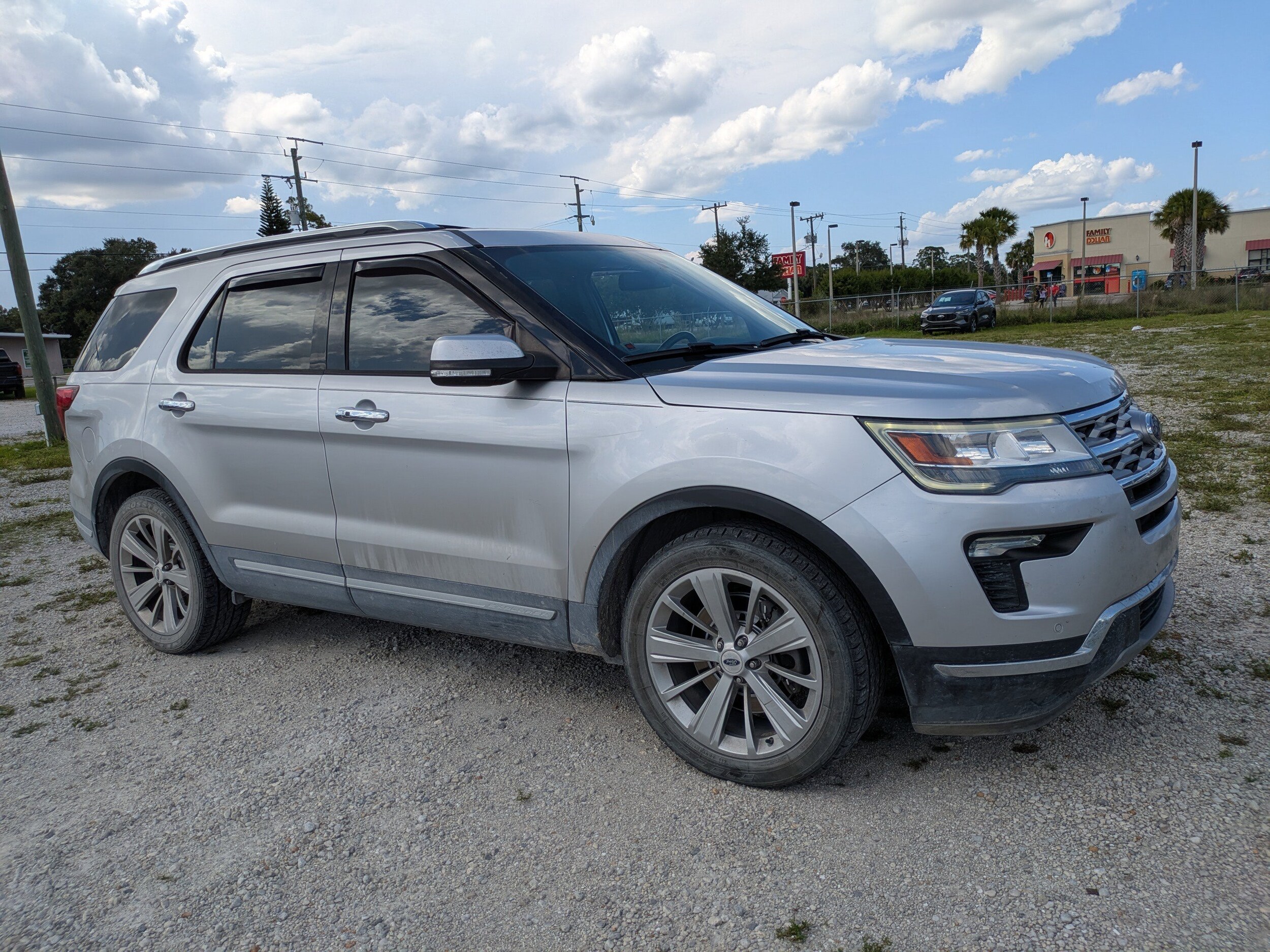 2019 Ford Explorer Limited photo 2