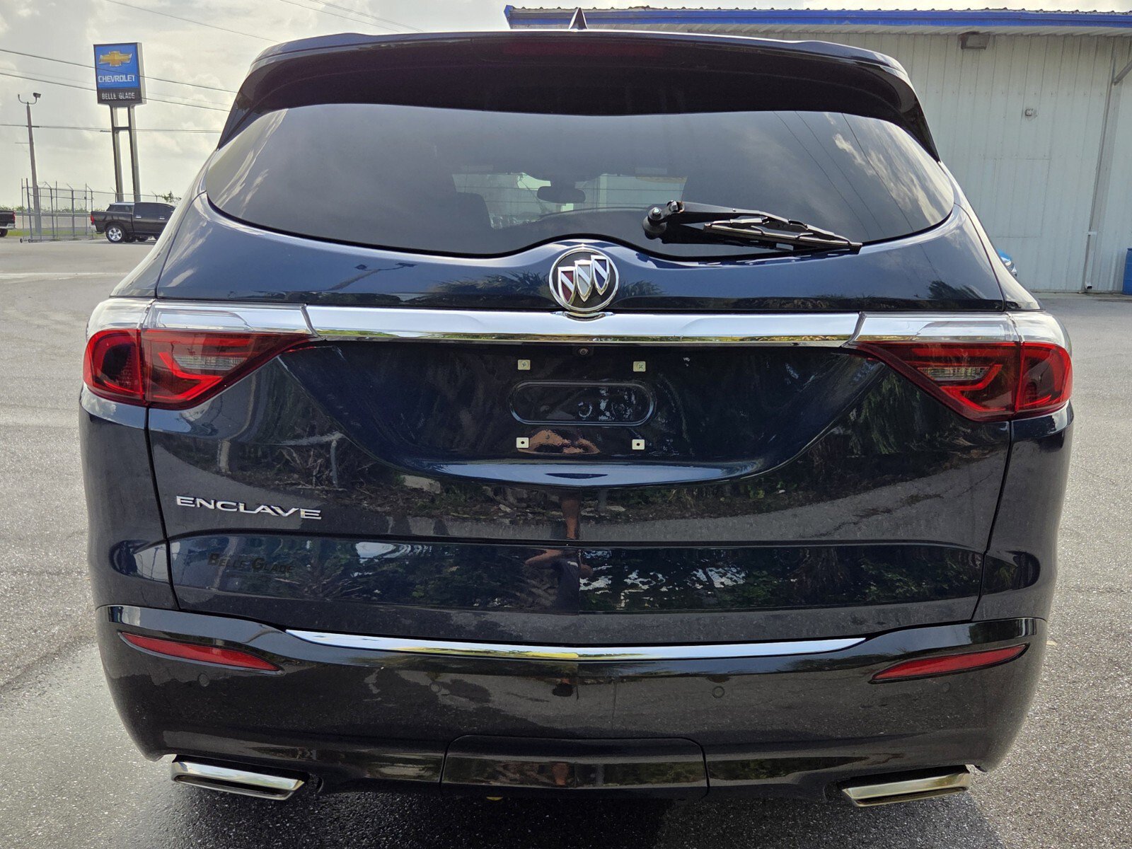 Used 2023 Buick Enclave Essence FWD Essence