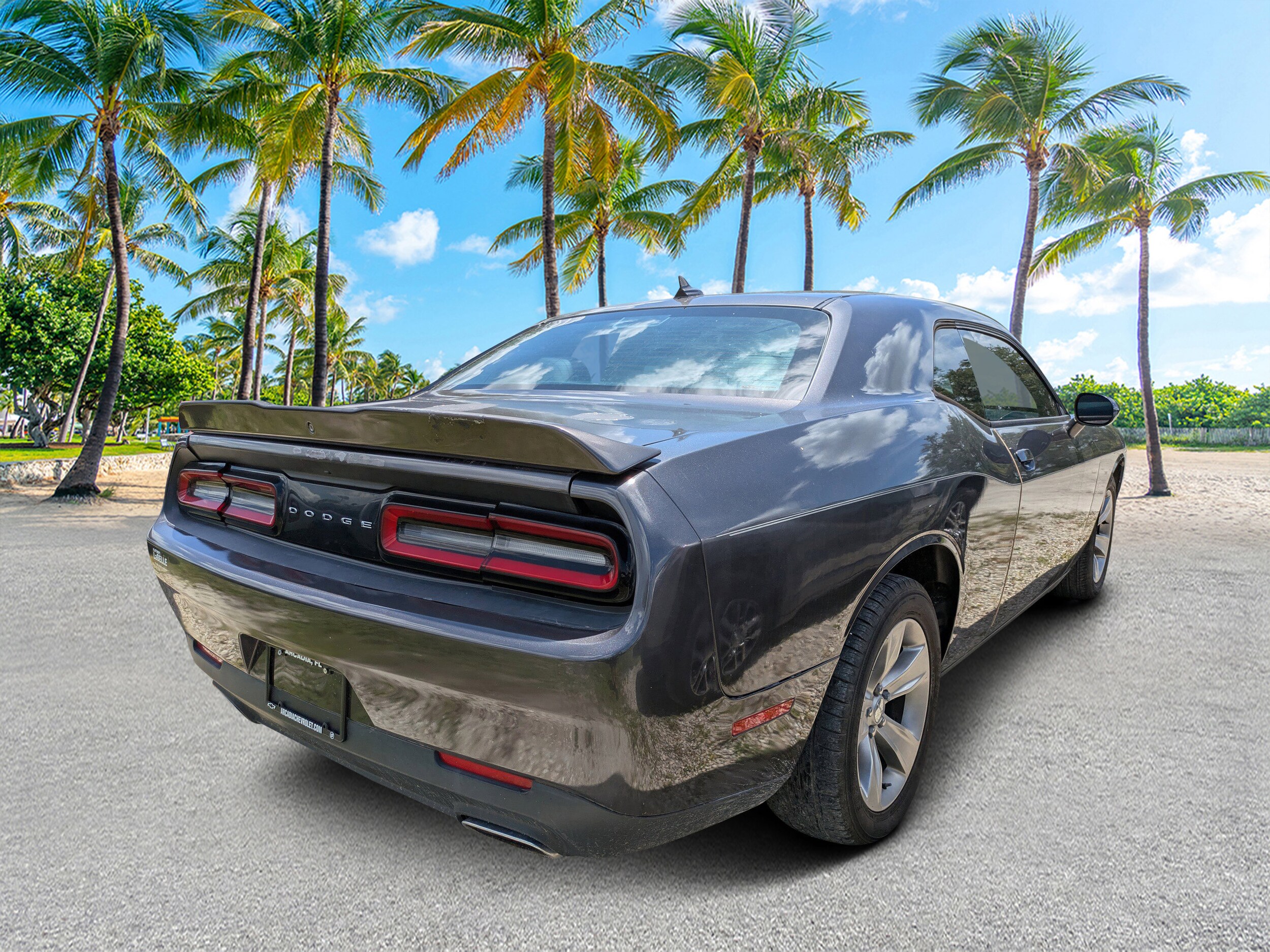 2018 Dodge Challenger SXT Plus photo 3
