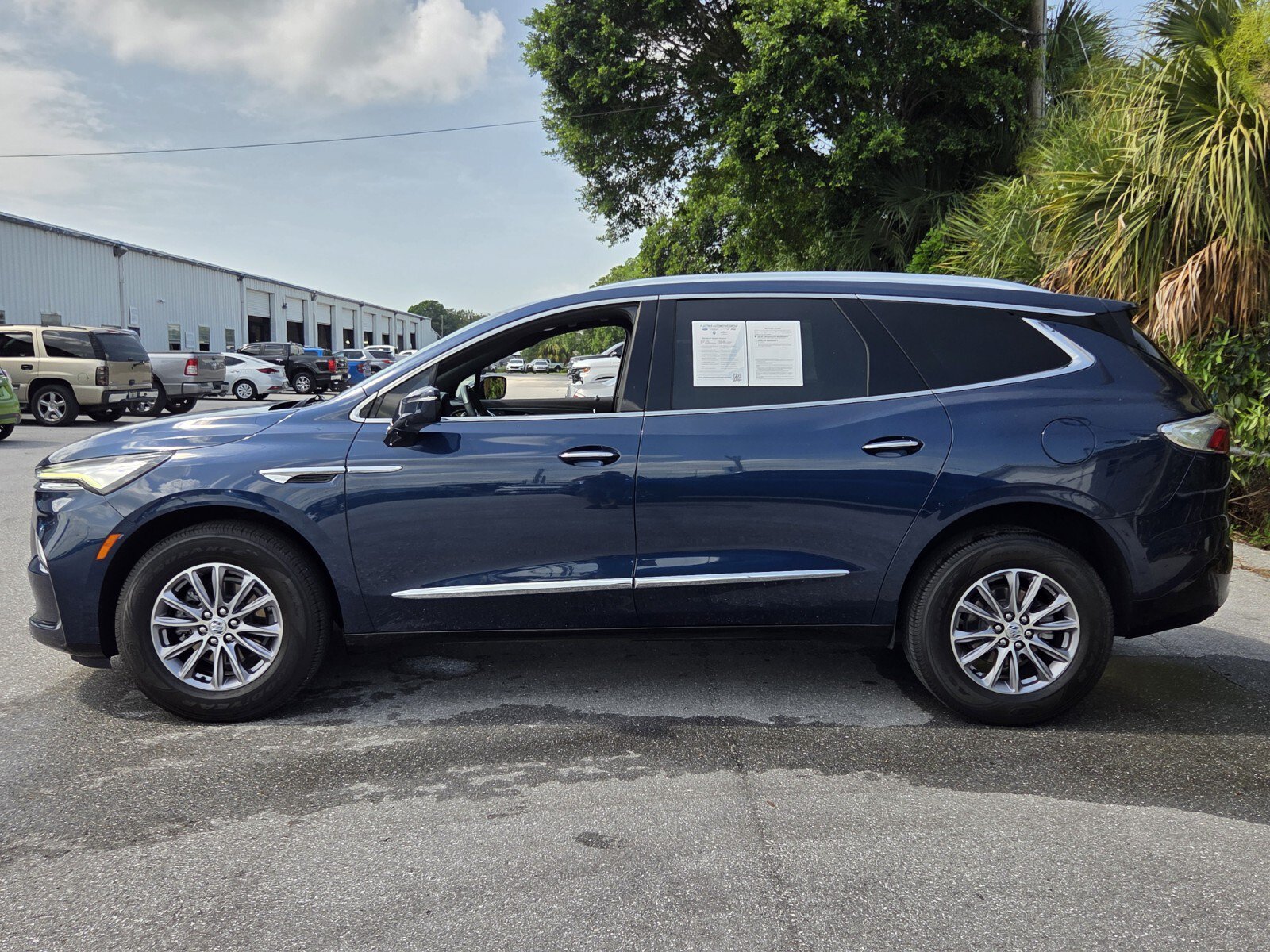Used 2023 Buick Enclave Essence FWD Essence