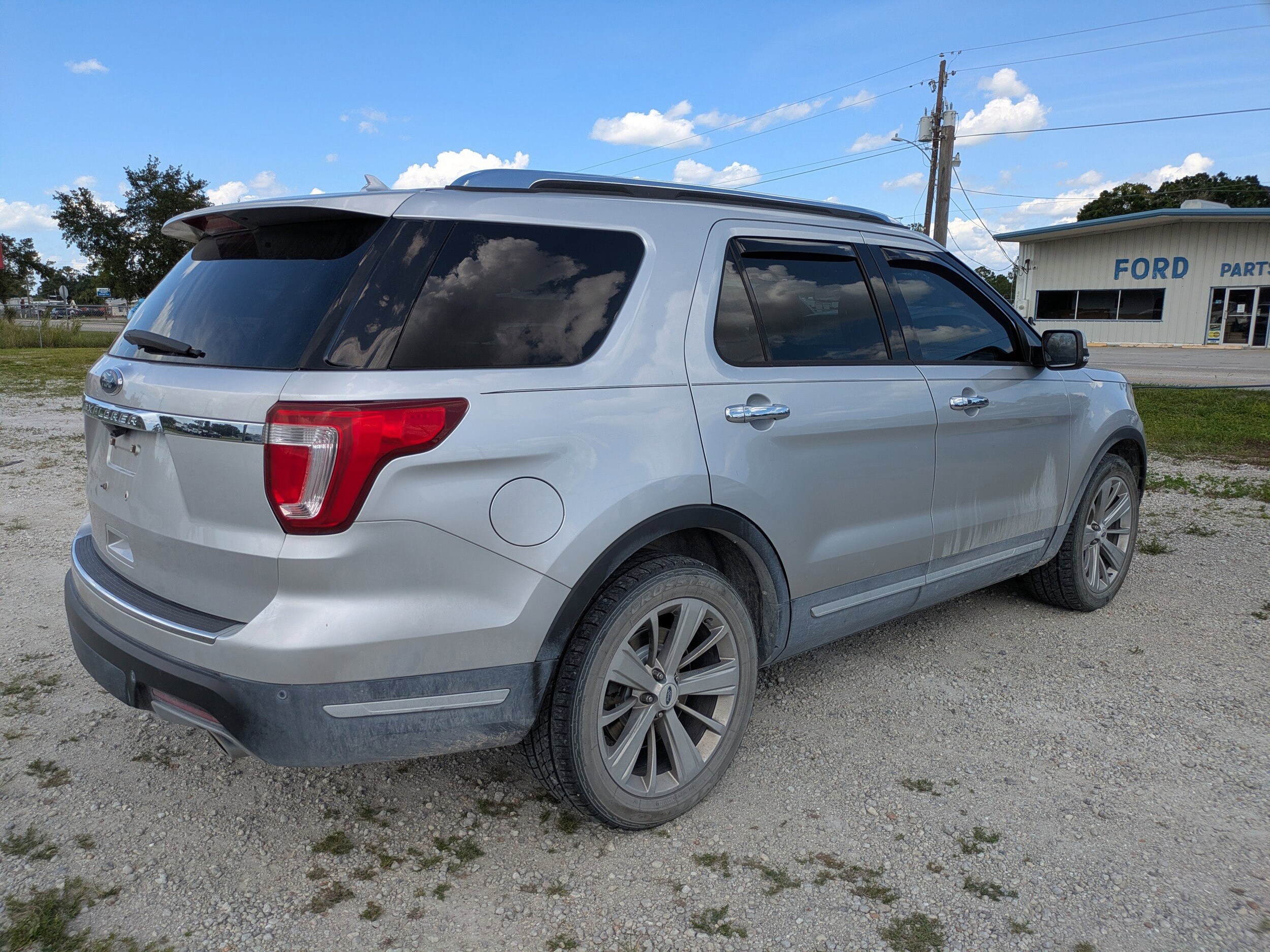 2019 Ford Explorer Limited photo 4